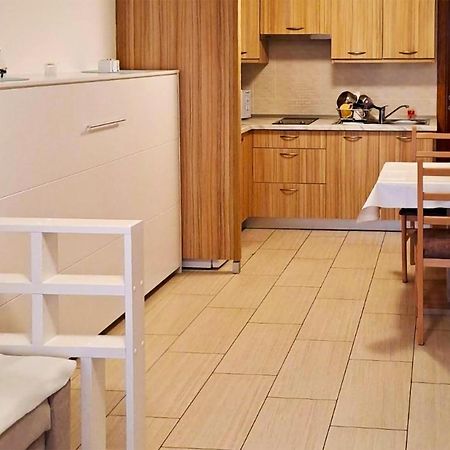 Cozy Apartment In Crikvenica With Kitchen Eksteriør billede